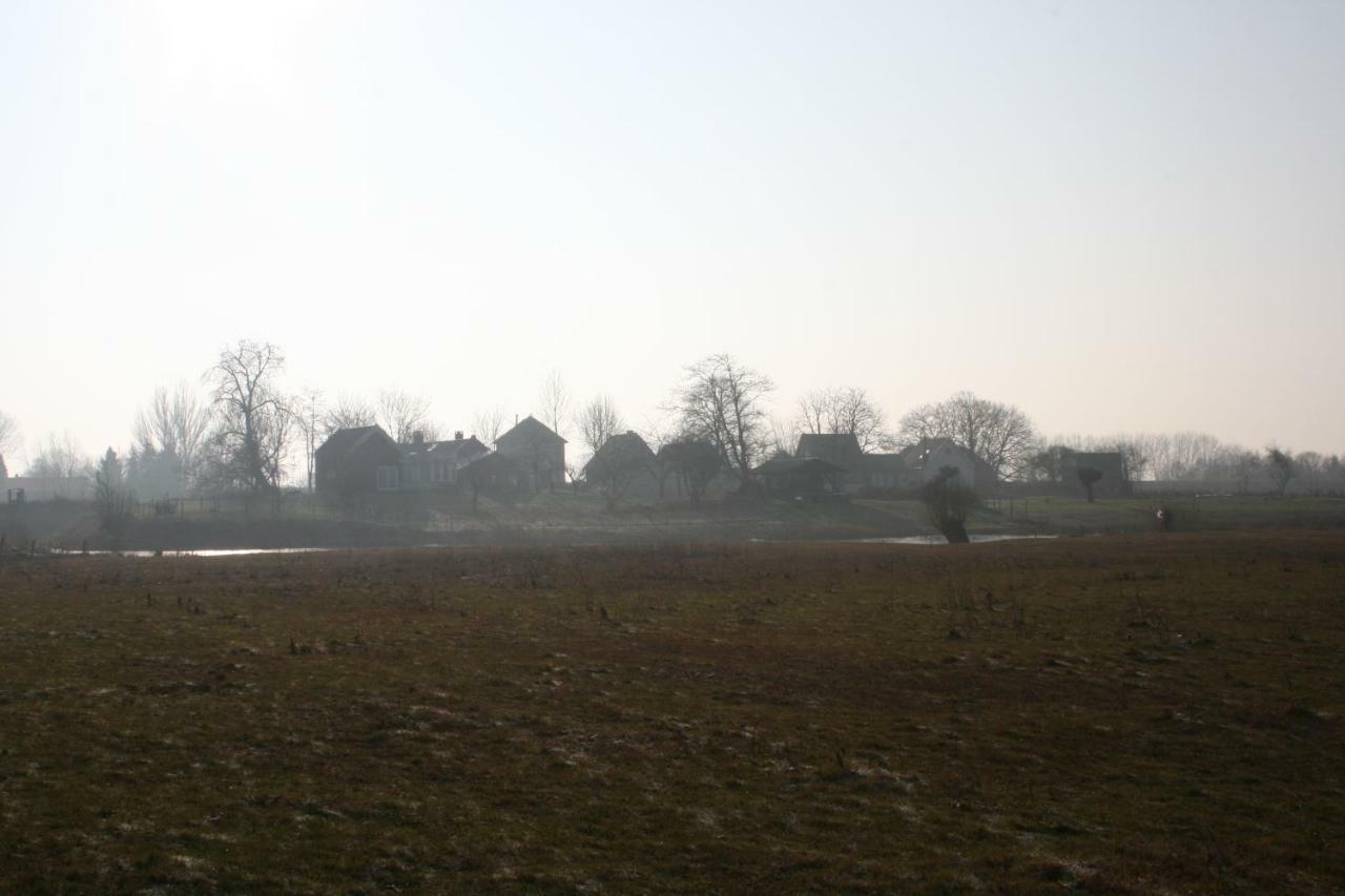 Unique Place On The River Waal Heerewaarden Buitenkant foto