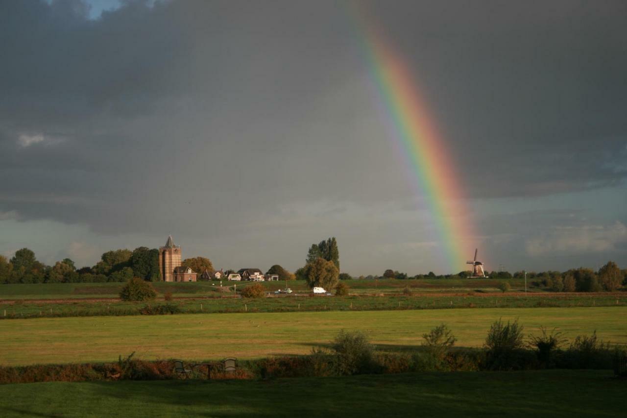 Unique Place On The River Waal Heerewaarden Buitenkant foto